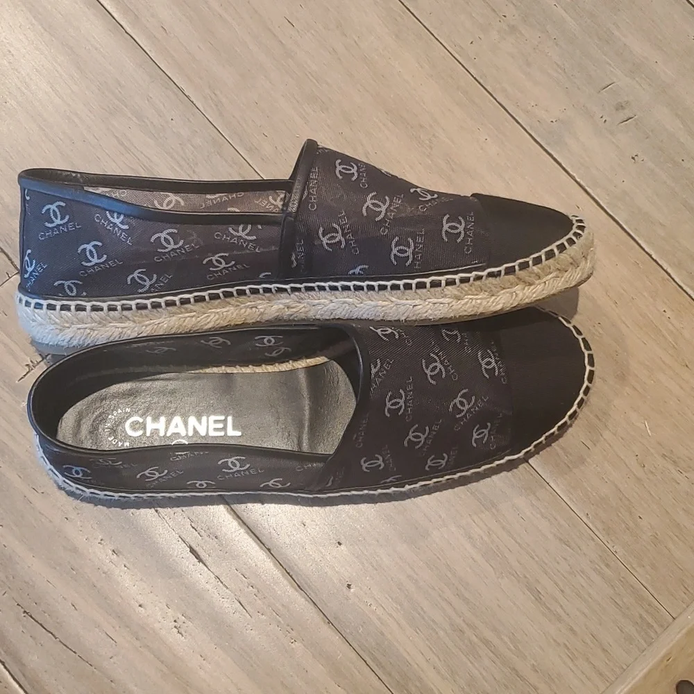 CHANEL Black CC Logo Espadrilles